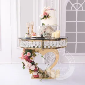 GEMMA HATHOR Heart Shaped Cake Table
